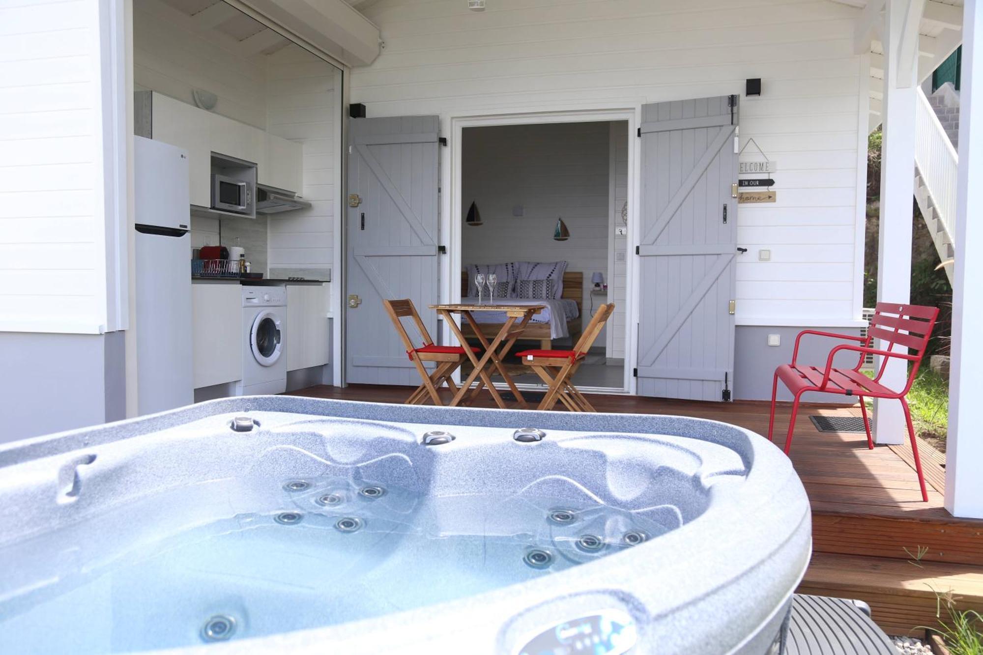 Bungalow Palbea Superieur Avec Spa Et Vue Mer Schoelcher Luaran gambar