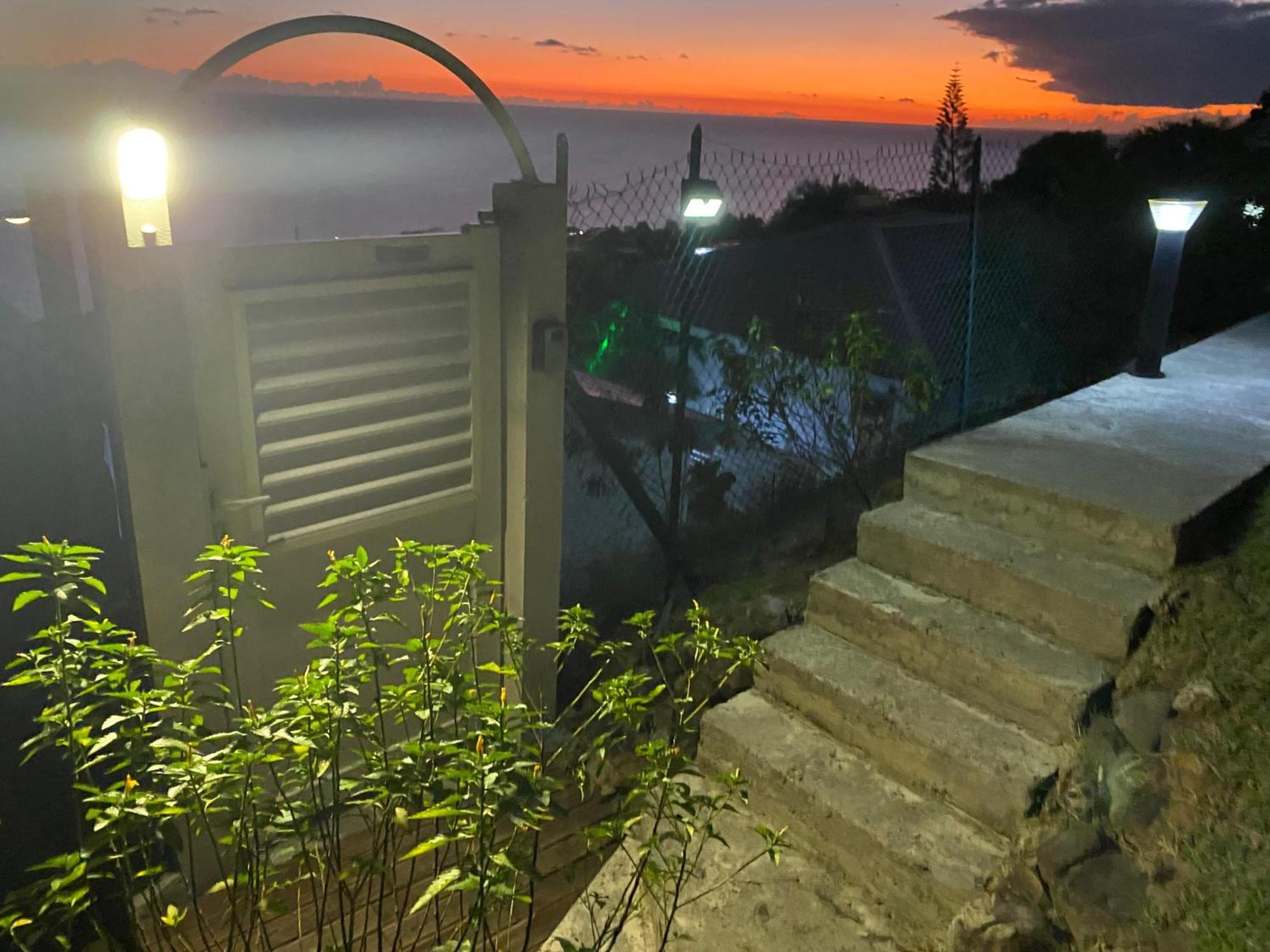 Bungalow Palbea Superieur Avec Spa Et Vue Mer Schoelcher Luaran gambar