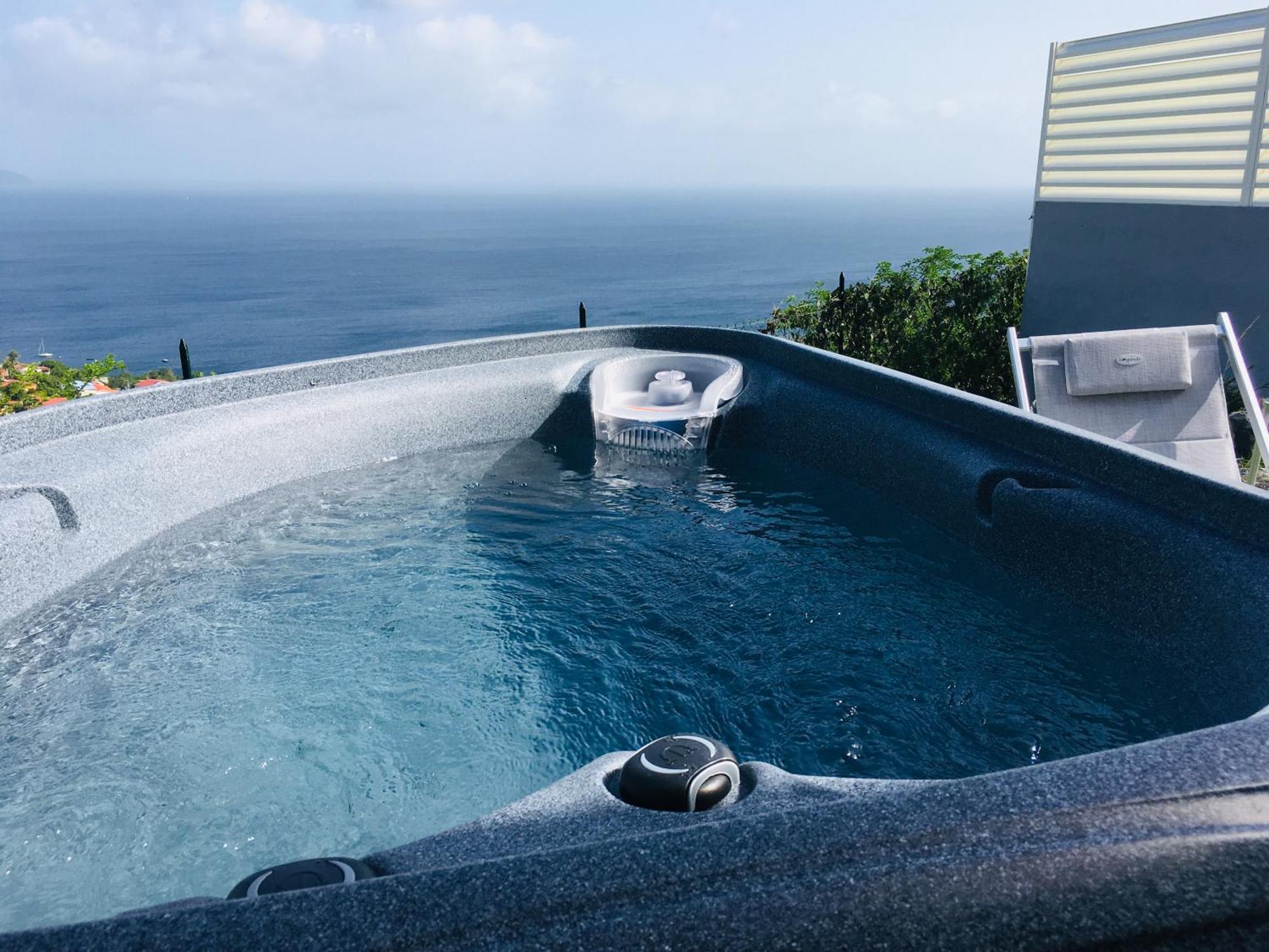 Bungalow Palbea Superieur Avec Spa Et Vue Mer Schoelcher Luaran gambar
