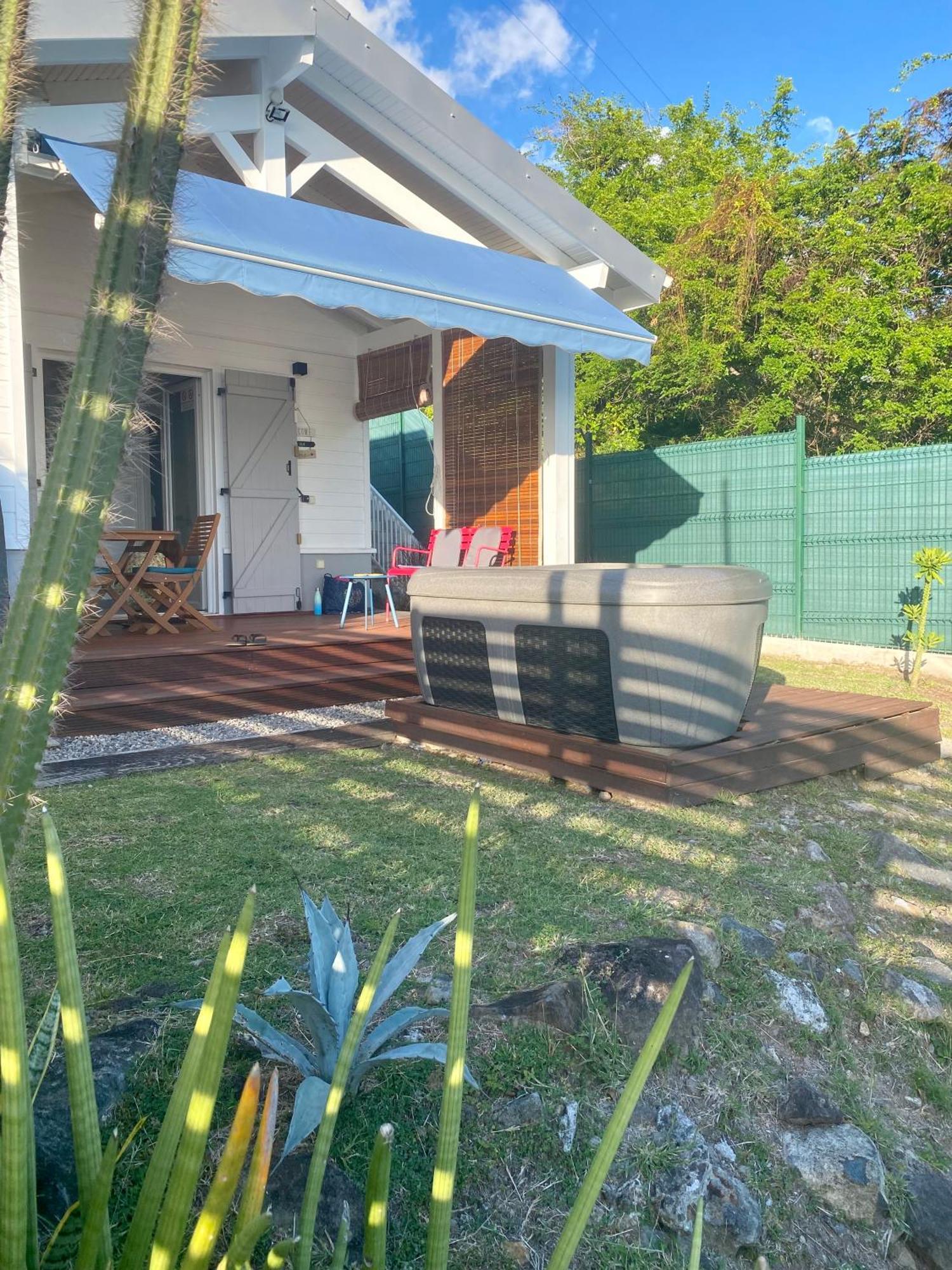 Bungalow Palbea Superieur Avec Spa Et Vue Mer Schoelcher Luaran gambar